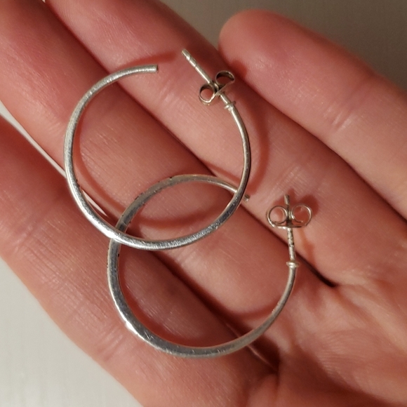 Delicate silver hoops - Picture 2 of 3